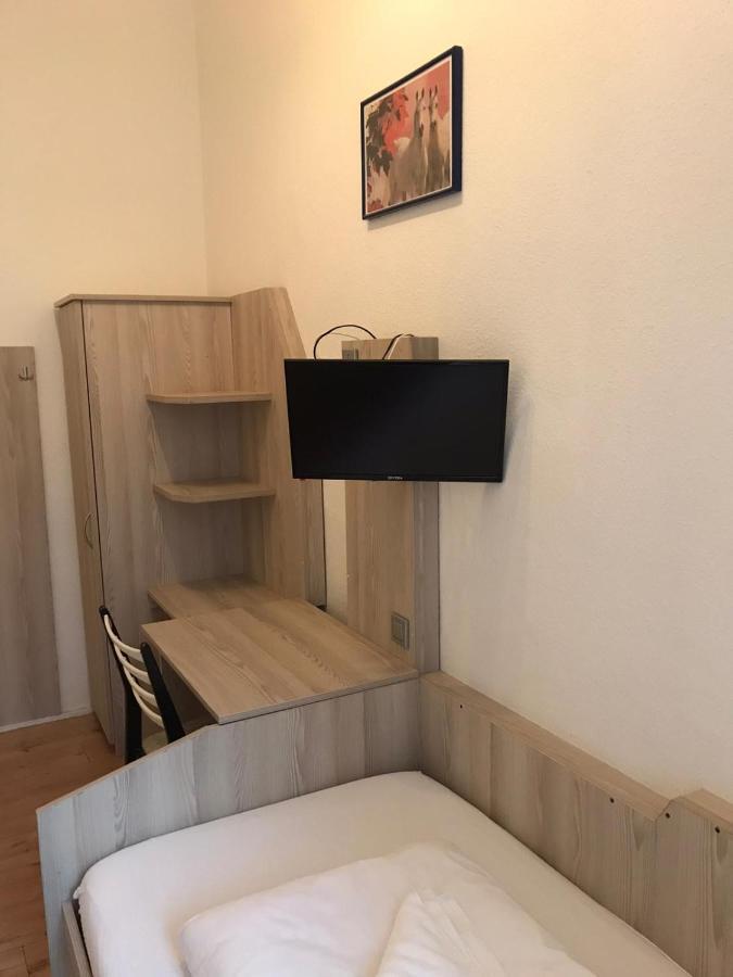 Koelner Pension Экстерьер фото