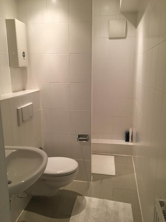 Koelner Pension Экстерьер фото